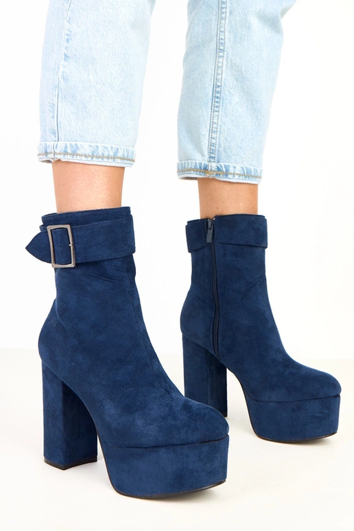 Botines azul marino con plataforma y... Botines azul marino con plataforma y...