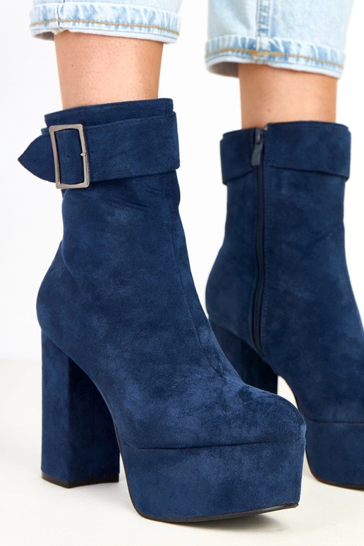 Botines azul marino con plataforma y... Botines azul marino con plataforma y...