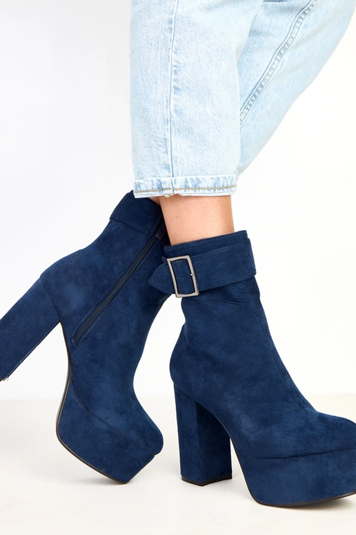 Botines azul marino con plataforma y... Botines azul marino con plataforma y...