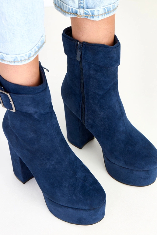 Botines azul marino con plataforma y... Botines azul marino con plataforma y...