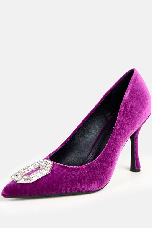 Zapatos de tacón violeta con... Zapatos de tacón violeta con...