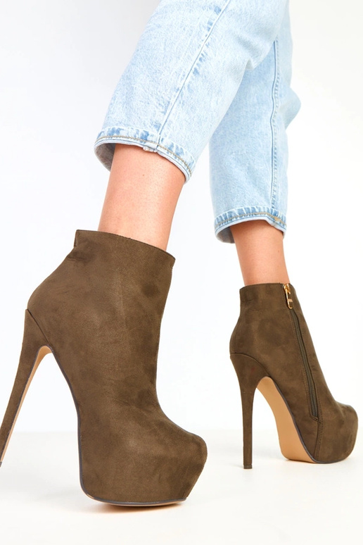 Botines de gamuza verdes con... Botines de gamuza verdes con...