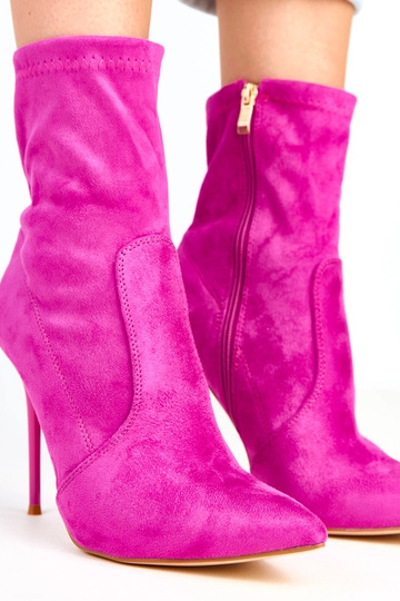 Botines violetas con acabado de gamuza en tacón Nanila 2