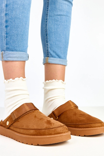 Botines marrones con velcro...