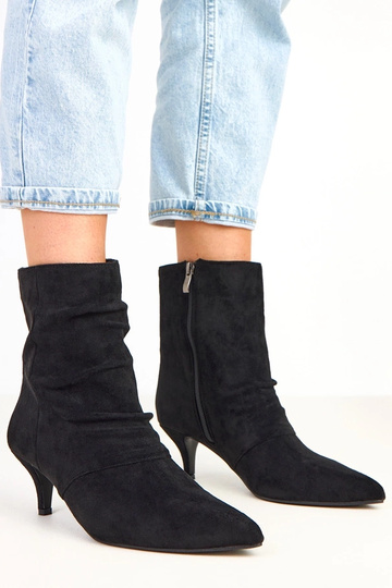 Botines negros de bajo...