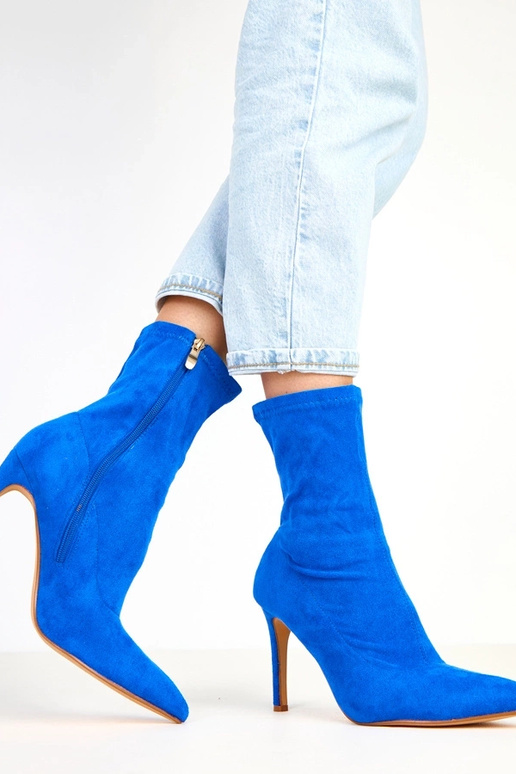 Botines azules de ante de tacón alto... Botines azules de ante de tacón alto...