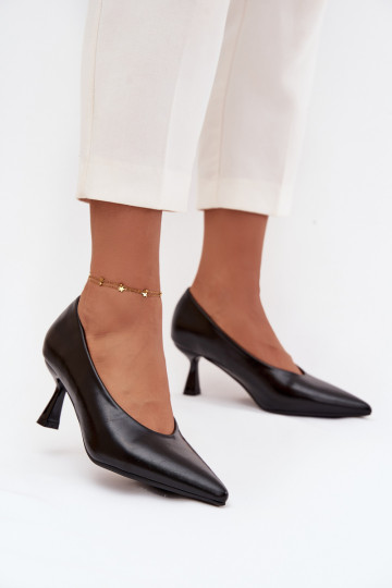 con efecto barniz Zapatos con tacones finos de color negro Gavrielle