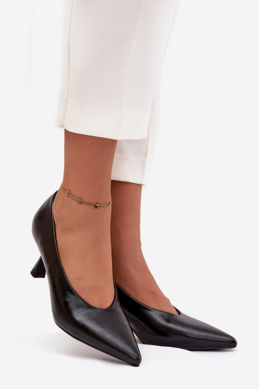 con efecto barniz Zapatos con tacones finos de color negro Gavrielle