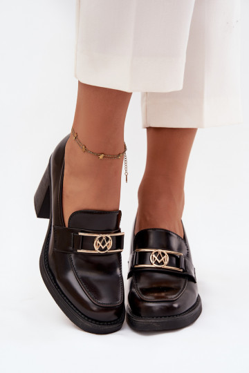 Zapatos de mujer con tacones y detalles en color dorado color chocolate Privelle