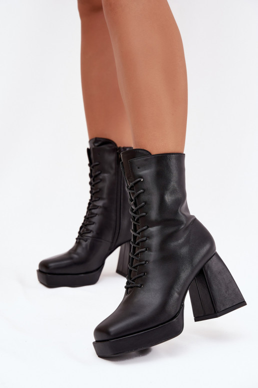 Botas de mujer calentamiento con tacones con un encaje de color negro Juvina Botas de mujer calentamiento con tacones con un encaje de color negro Juvina