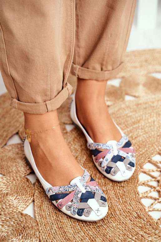 Femenino bailarinas Tiene queciejka el color blanco 01358-21 Femenino bailarinas Tiene queciejka el color blanco 01358-21