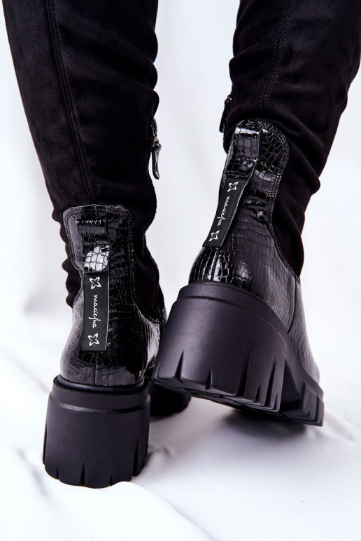 Piel botas Tiene queciejka  de color negro 05260-01 Piel botas Tiene queciejka  de color negro 05260-01