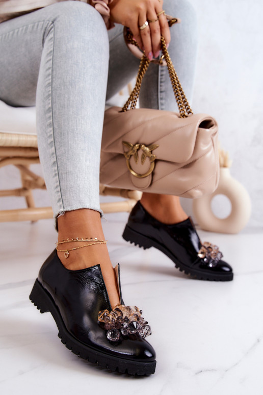 Estilo elegante Piel zapatos con adornos de color negro Cindy Estilo elegante Piel zapatos con adornos de color negro Cindy