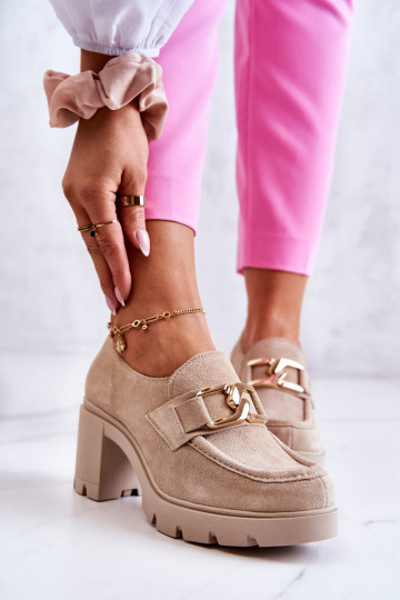 Estilo elegante zapatos con tacones con detalles dorados color marfil Lemar Harmell