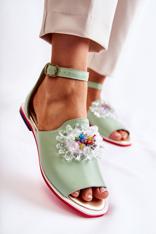 Femenino Piel sandalias con adornos color verde Nevassa Femenino Piel sandalias con adornos color verde Nevassa