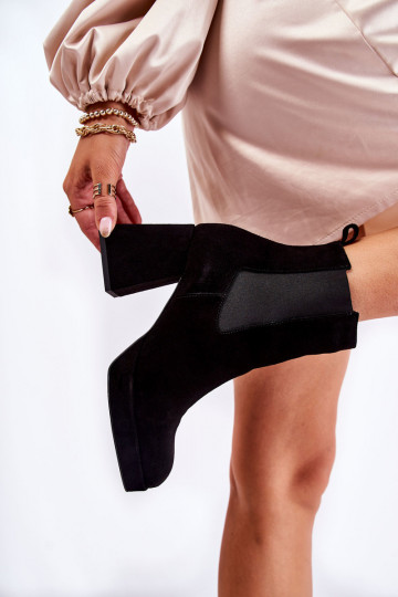 Zapatos de gamuza con tacones gruesos Laura Messi 2519 en color negro 2