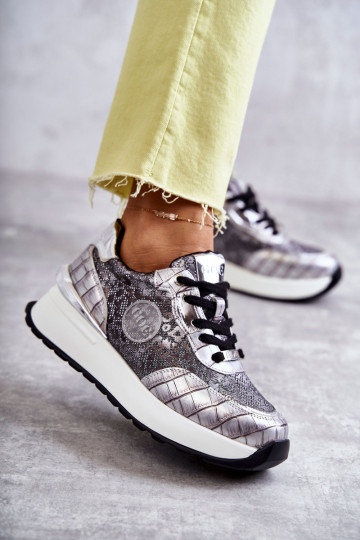 Femenino zapatillas en una cuña GOE KK2N4083 color plata