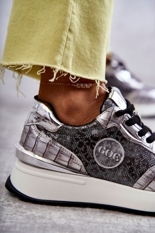 Femenino zapatillas en una cuña GOE KK2N4083 color plata