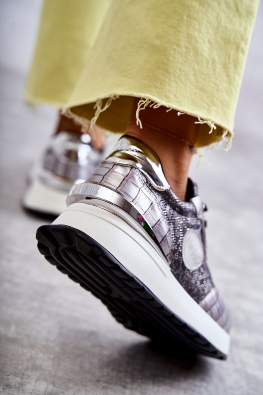 Femenino zapatillas en una cuña GOE KK2N4083 color plata