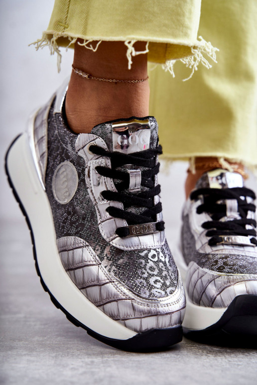 Femenino zapatillas en una cuña GOE KK2N4083 color plata