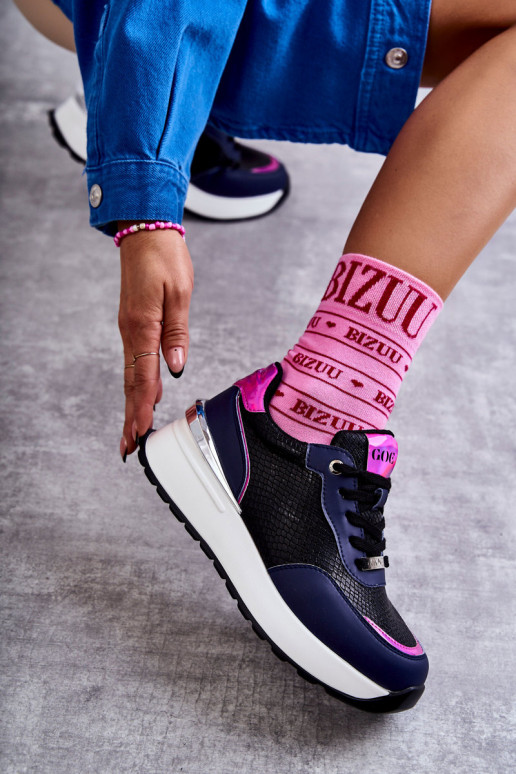 Femenino zapatillas en una cuña GOE KK2N4081 Negro y-azul oscuro