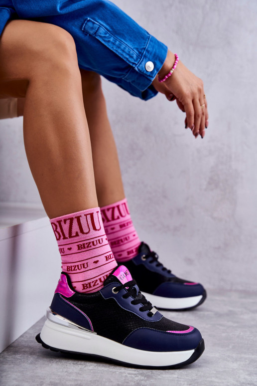 Femenino zapatillas en una cuña GOE KK2N4081 Negro y-azul oscuro