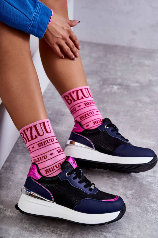 Femenino zapatillas en una cuña GOE KK2N4081 Negro y-azul oscuro