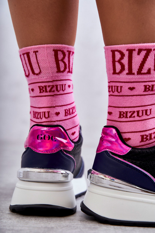 Femenino zapatillas en una cuña GOE KK2N4081 Negro y-azul oscuro