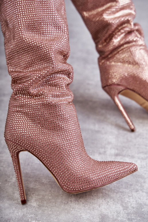 De moda botas con tacones finos con ojos centelleantes color rosa Lovisa