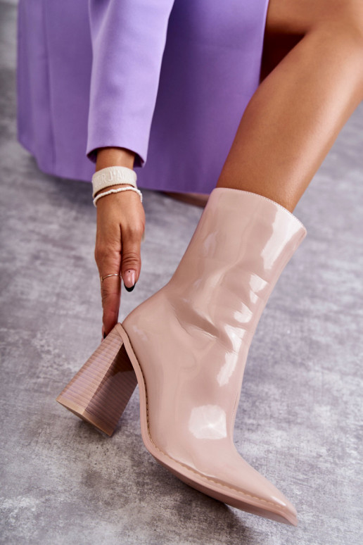 Femenino con efecto barniz Botas botas beige Tiene quergit Femenino con efecto barniz Botas botas beige Tiene quergit