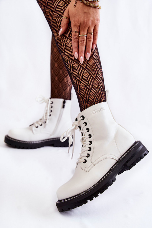 Femenino Botas con una plataforma Big Star KK274539 el color blanco Femenino Botas con una plataforma Big Star KK274539 el color blanco