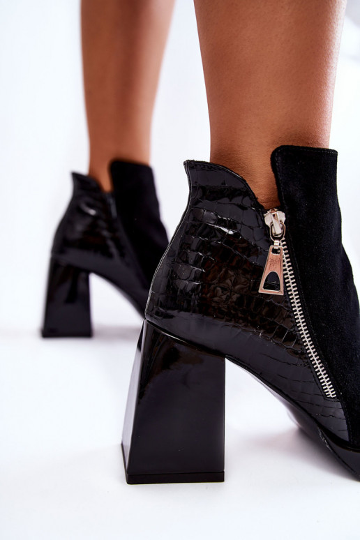 Zapatos de gamuza con tacones Patrón geométrico de color negro Alienore