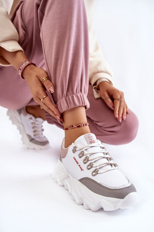 Femenino Zapatillas modelo zapatos. con una plataforma Cross Jeans KK2R4071C el color blanco Femenino Zapatillas modelo zapatos. con una plataforma Cross Jeans KK2R4071C el color blanco