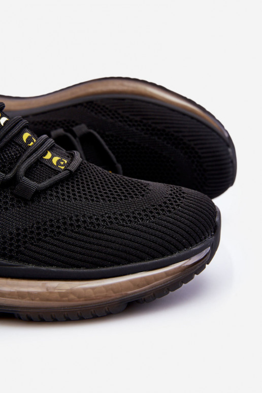 Un modelo convincente Tiene quesculino zapatillas GOE LL1N4024 de color negro