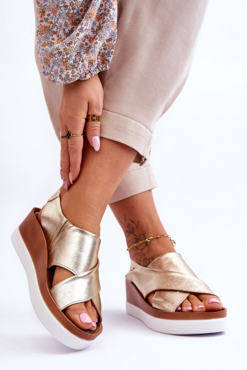 Sandalias de cuero con plataforma color dorado Morgan 2