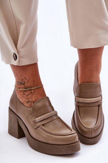 Zapatos de cuero con tacones y adornos color arena Lemar Gelanor 2