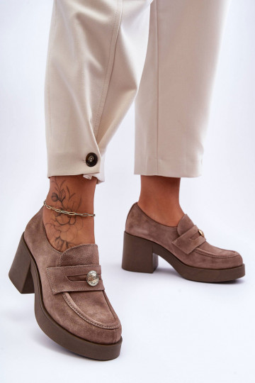 Zapatos de ante para mujer con tacones color arena Lemar Dunadia 2