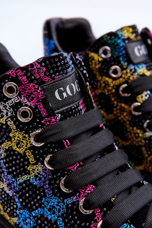 zapatillas con una plataforma cristal de montaña GOE MM2N4009 de color negro