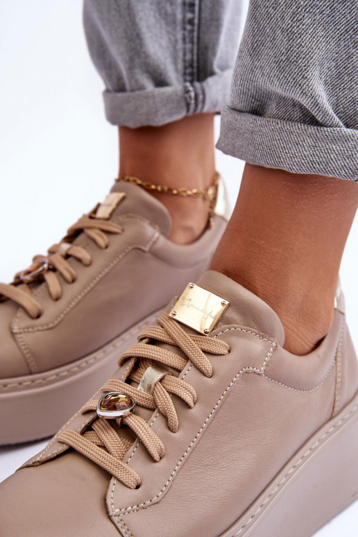 Piel zapatillas con una plataforma Tiene queciejka 06191-04 beige Piel zapatillas con una plataforma Tiene queciejka 06191-04 beige