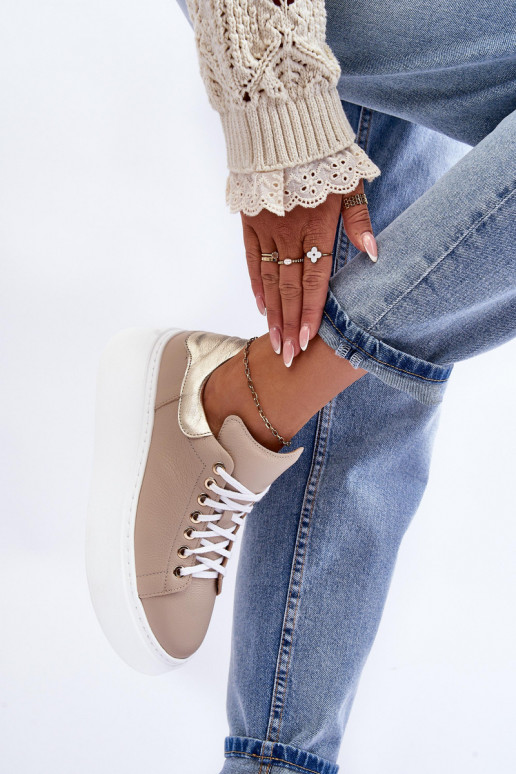 Femenino zapatillas Piel con una plataforma beige Lemar 10150 Femenino zapatillas Piel con una plataforma beige Lemar 10150
