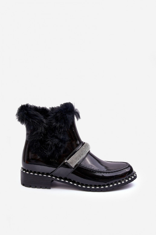 Bajo Botas con efecto barniz con un abrigo de piel y decoracion S.Barski MR870-74 de color negro