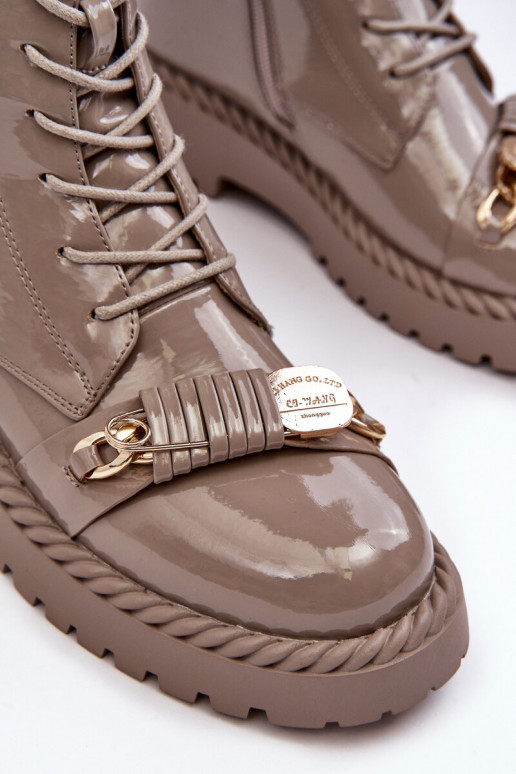 Femenino con efecto barniz botines de trabajo con adornos beige S.Barski MR870-67