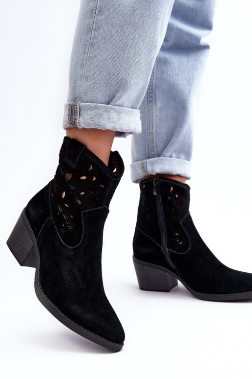 Zapatos de gamuza estilo vaquero con elementos calados D&A SN622-20 de color negro Zapatos de gamuza estilo vaquero con elementos calados D&A SN622-20 de color negro