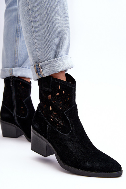 Zapatos de gamuza estilo vaquero con elementos calados D&A SN622-20 de color negro Zapatos de gamuza estilo vaquero con elementos calados D&A SN622-20 de color negro