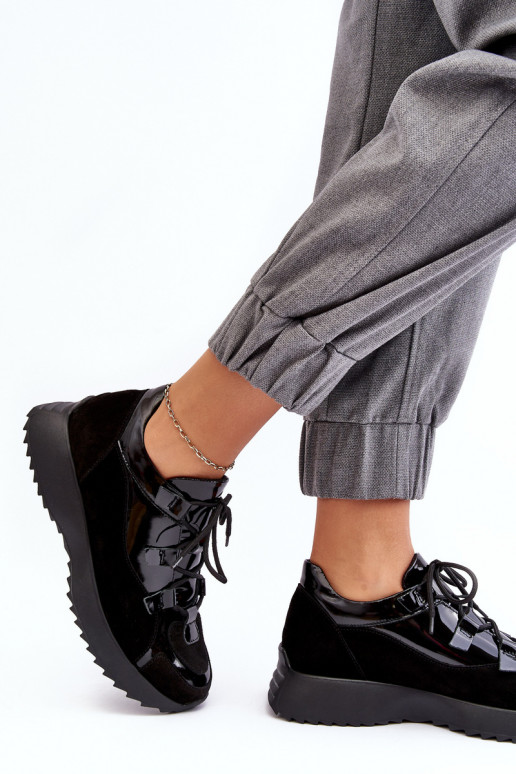 Piel con efecto barniz zapatillas Femenino M01/2 Zazoo de color negro Piel con efecto barniz zapatillas Femenino M01/2 Zazoo de color negro