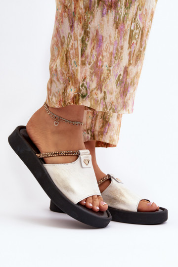 Chanclas de cuero para mujer color blanco y dorado 2