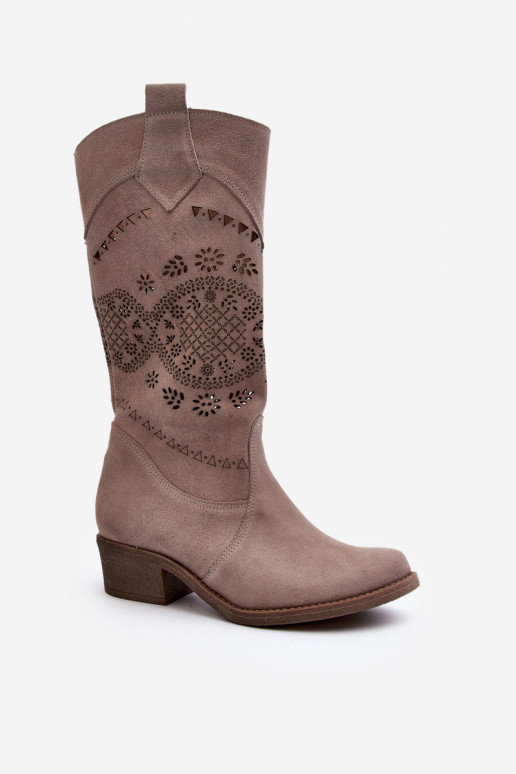 Zazoo 4043 de gamuza botas En un tacón bajo con elementos calados color capuchino Zazoo 4043 de gamuza botas En un tacón bajo con elementos calados color capuchino