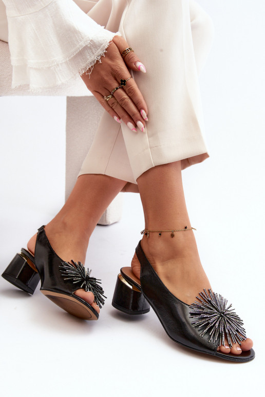 Sandalias de mujer con adornos Laura Messi 2719 de color negro Sandalias de mujer con adornos Laura Messi 2719 de color negro