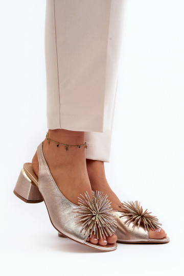 Sandalias de mujer con adornos Laura Messi 2719 color dorado 2