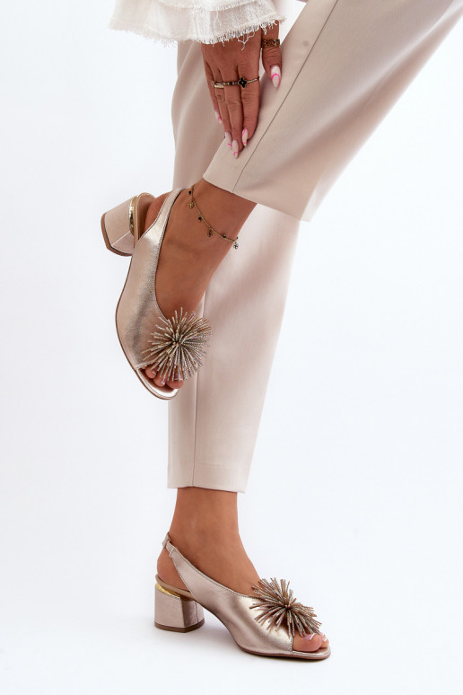 Sandalias de mujer con adornos Laura Messi 2719 color dorado Sandalias de mujer con adornos Laura Messi 2719 color dorado